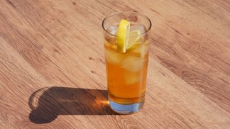 Nejlepší ledový čaj: Osvěžující domácí recept s citronem a špetkou cukru