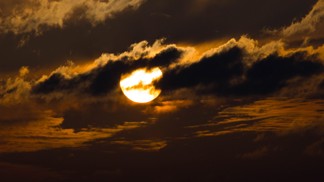 Bouřkový úplněk ve znamení Kozoroha přichází: Tri šťastná znamení zvěrokruhu mohou čekat skvělou zprávu