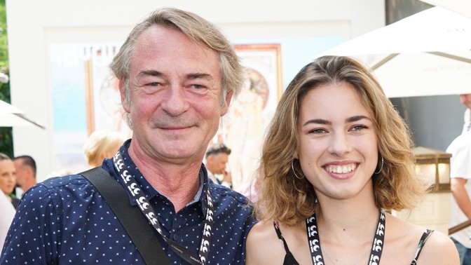 Dcera Jiřího Dvořáka a Báry Munzarové, Anna v nové roli princezny: V civilu byste mě nepoznali, oblékám se jako bezdomovec z 80. let