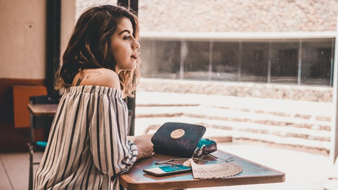 Šarlota (22): Našla jsem značkovou kabelku a rozhodla si ji ponechat. Jenže se mi začaly dít podivné věci