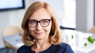 Ludmila (55): Svého prvního kluka jsem neviděla čtyřicet let. Po smrti manžela zvažuji, že ho vyhledám