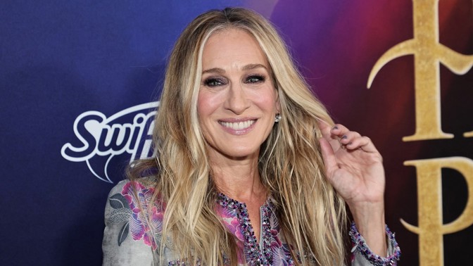 Zářivá pleť i v šedesáti: Sarah Jessica Parker používá jen tři produkty. Na deset kroků péče nemám čas, tvrdí