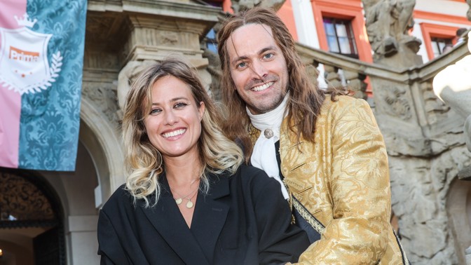 Krasavec Robert Urban o své roli v barokním seriálu: Na punčochy a brokát jsem se těšil, s parukou jsem se nakonec sžil