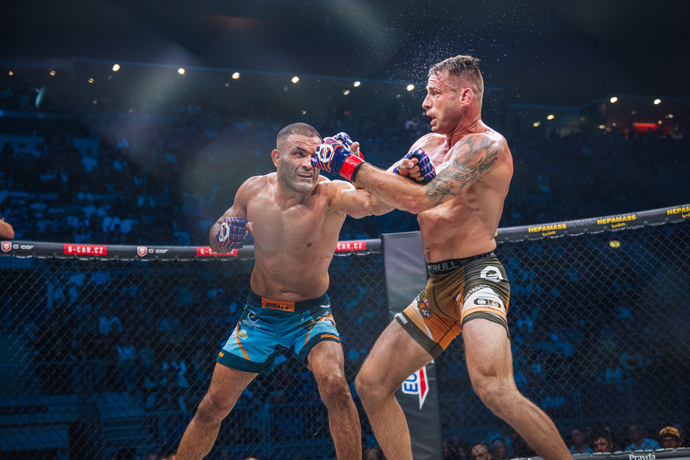 Jotko porazil zatím všechny svoje soupeře.