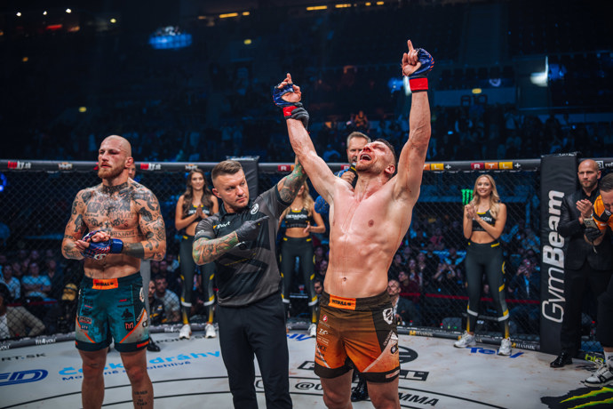 Nadějný Humburger s ním padl.