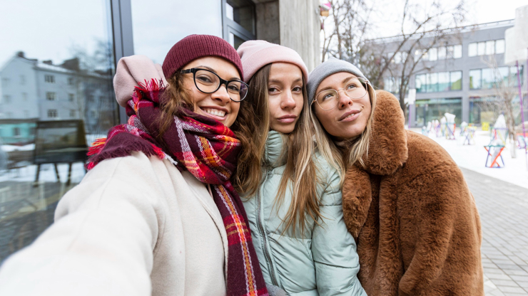 Denní horoskop na neděli 25. 1. 2026: Ryby by měly pomáhat druhým a Blíženci by měli důvěřovat své intuici