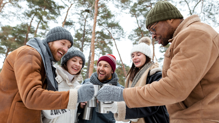 Denní horoskop na pondělí 2. 2. 2026: Střelci by měli napravit nedorozumění a Kozorozi by si měli užívat maličkostí