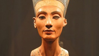 Nefertiti nepřestává Egyptology uchvacovat dodnes