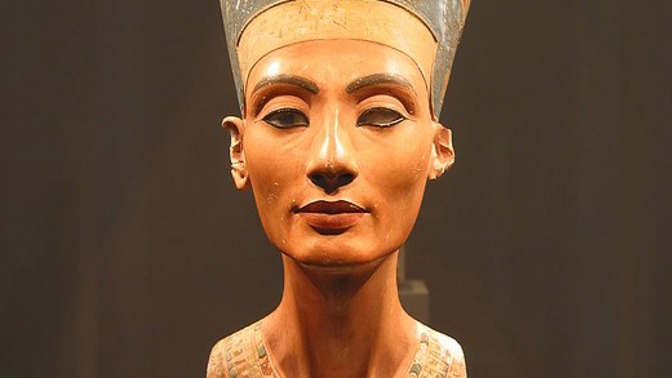 Nefertiti nepřestává Egyptology uchvacovat dodnes