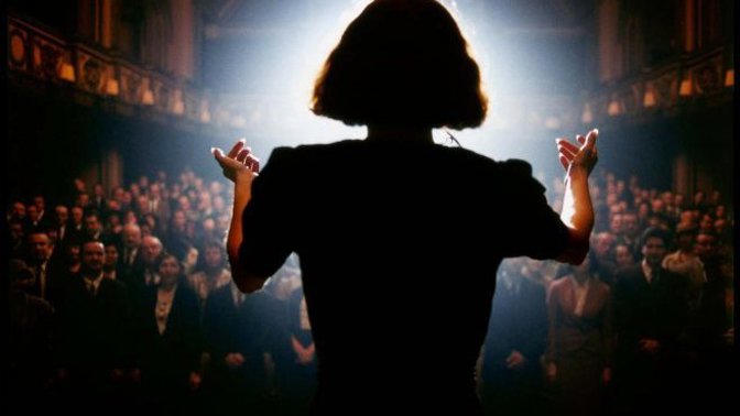 Edith Piaf byla velkou zpěvačkou s nelehkým životem