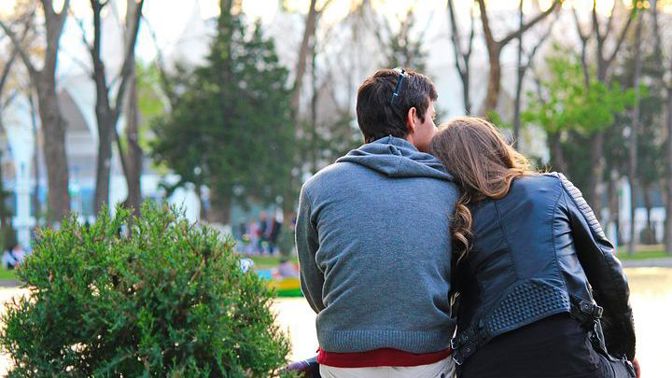 Když je muž ve vztahu spokojený, šlape jako hodinky