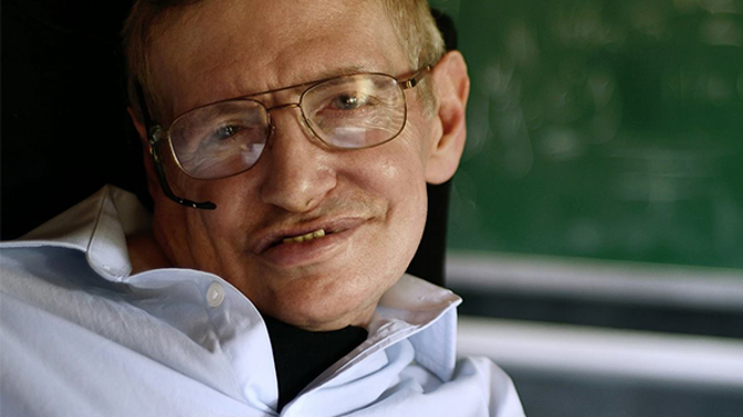 Stephen Hawking měl navzdory své těžké nemoci velice zajímavý život. Nevzdal se a z jeho píle bychom si měli brát příklad