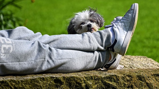 Za smradlavé nohy se stydí mnoho lidí.