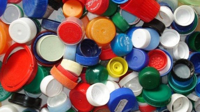 Pošlete peníze dětem raději osobně. Uděláte lépe.