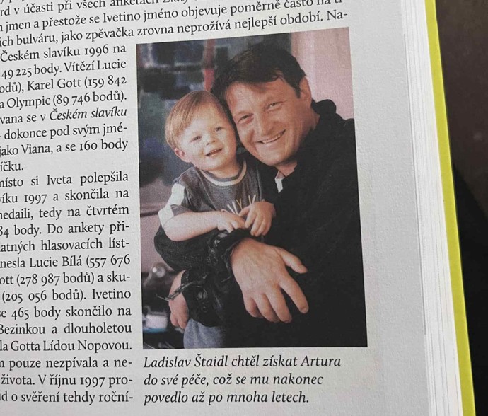 Ladislav Štaidl na archivní fotografii se synem Arturem. 