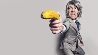 Občas máme neuvěřitelné nutkání svého šéfa zabít.