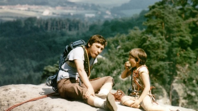 Úspěšná rodinná komedie, ve které zazářil Tomáš Holý.