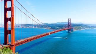 Ve své době to byl nejdelší a největší visutý most na světě. Dodnes ho jezdí obdivovat miliony turistů.