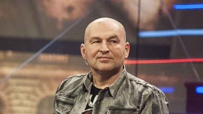 Hagen si dnes ze své umělé nohy dělá legraci.