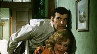 Komedie je dodnes velice úspěšná.