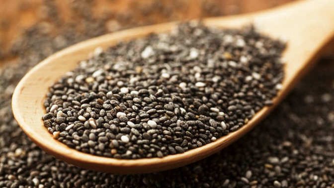 Trápí vás špatná paměť nebo zběsilá chuť k jídlu? Chia semínka to spraví.