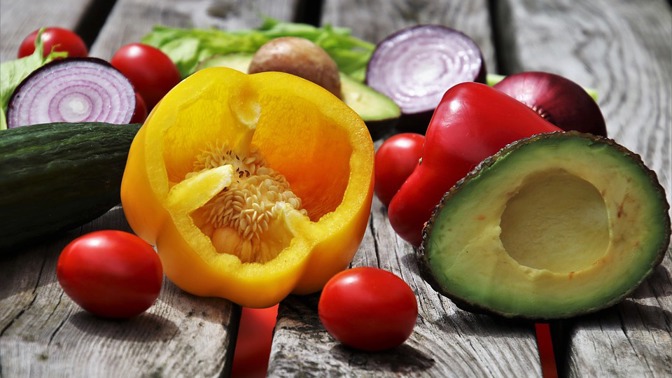 Vždy si tedy pečlivě zkontrolujte, co kupujete, a vyhněte se potravinám s dlouhou trvanlivostí.