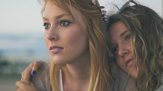 V pubertě nahradí sestra maminku ke svěřování.