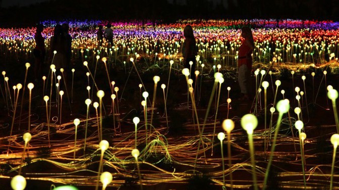 Světelnou instalaci pohání 36 solárních panelů.