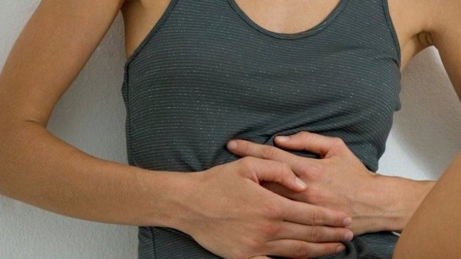 S bolestí břicha se dá bojovat různými způsoby.