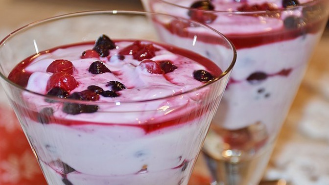 Dokonalý domácí jogurt dolaďte sezónním ovocem.