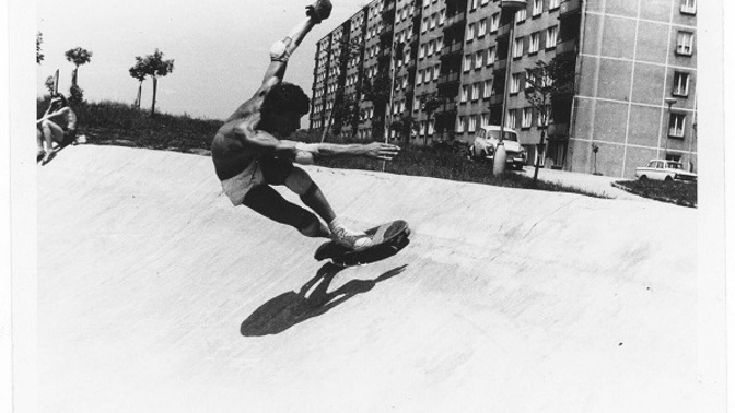 Život na ulici a volnost, to bylo v té době nemyslitelné, ale skejťáci to prostě uměli