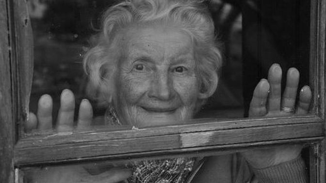 Babička nikdy nespí.