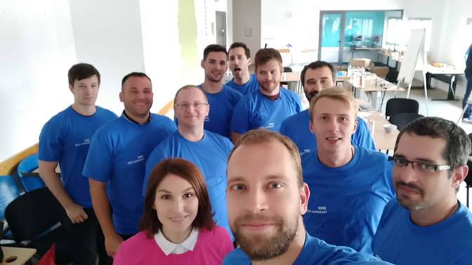 Účastníci si hackathon užili