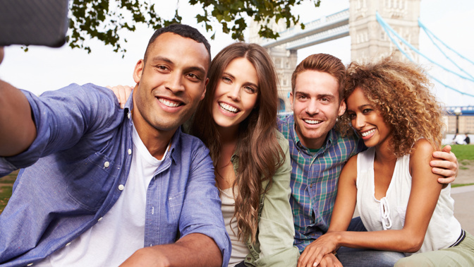 Cestování sama nejen posune vaši komfortní zónu, ale získáte si díky němu cenné přátele z celého světa.