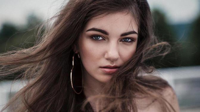 Nelly je talentovaná herečka a zpěvačka.