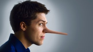 Dětem se říká, že pokud budou lhát, naroste jim dlouhý nos.