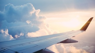 Ideální je sedět nad křídlem, kde jsou pohyby letadla cítit nejméně.