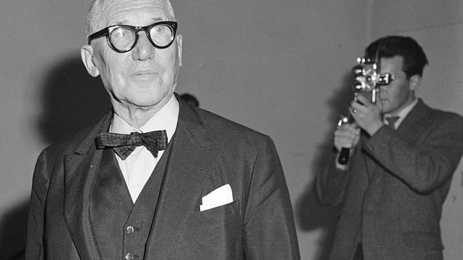 Le Corbusier v Stedelijk Muzeu v roce 1964.