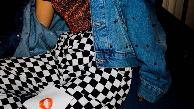 Obtisk rtěnky může být prozrazující.