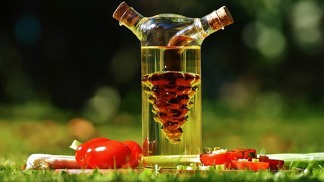 Ocet je skvělým čisticím prostředkem.