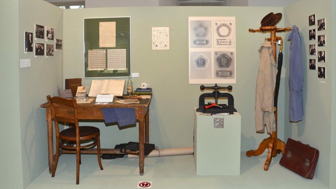 Padělat kolky bylo neuvěřitelně náročné a vy si to můžete vyzkoušet na vlastní kůži