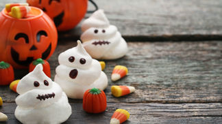 Sněhové pusinky stačí ozdobit.