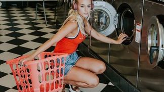 Hlavně v zahraničí jsou stále populární tzv. "Laundry Services" neboli prádelny. Tato místa skýtají i možnost k seznámení.