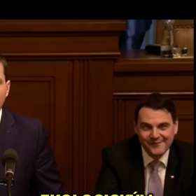 Petr Macinka obracel oči v sloup.