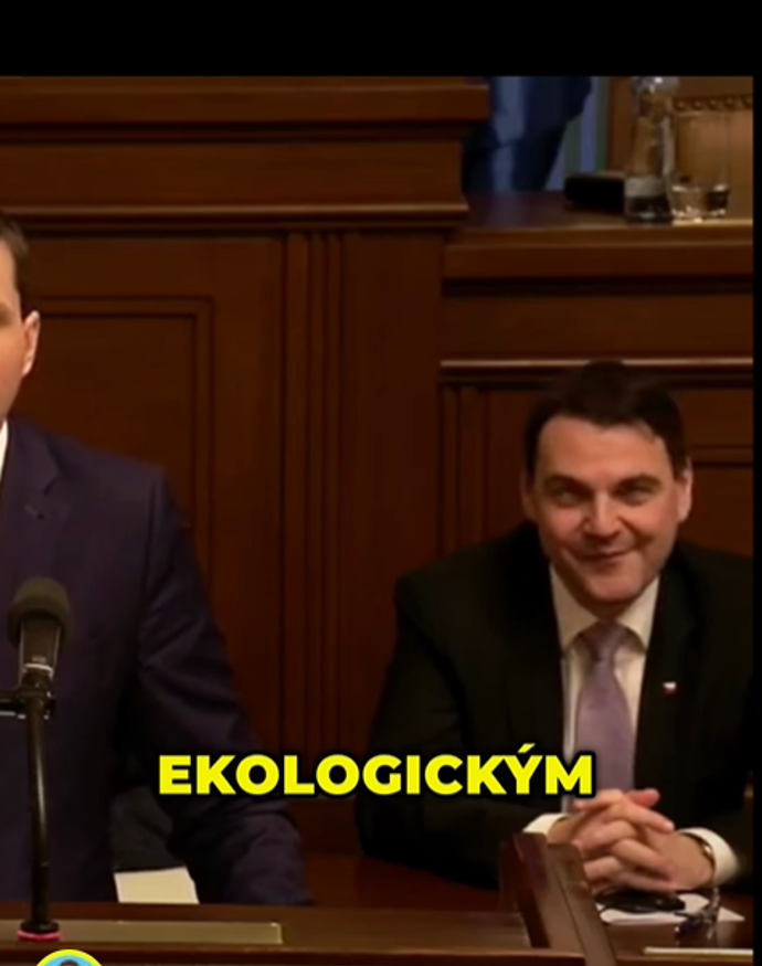 Petr Macinka obracel oči v sloup.