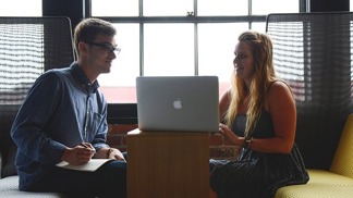 Partneři si ve velké míře mezi sebou neradi půjčují peníze