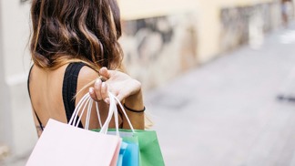 Black Friday: Listopadový nákupní svátek se blíží. Kolik letos Češi dle odhadů utratí?