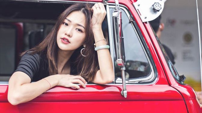 Ženy za volantem jsou klidnější a rozumnější.