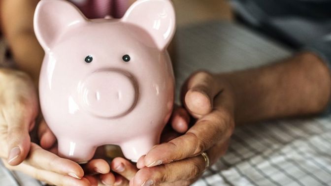 Jak nenarušit už tak napjatý rodinný rozpočet? Pár fíglů se najde.