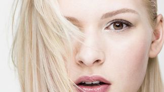 Blondýnky musí ladit obočí opatrně.